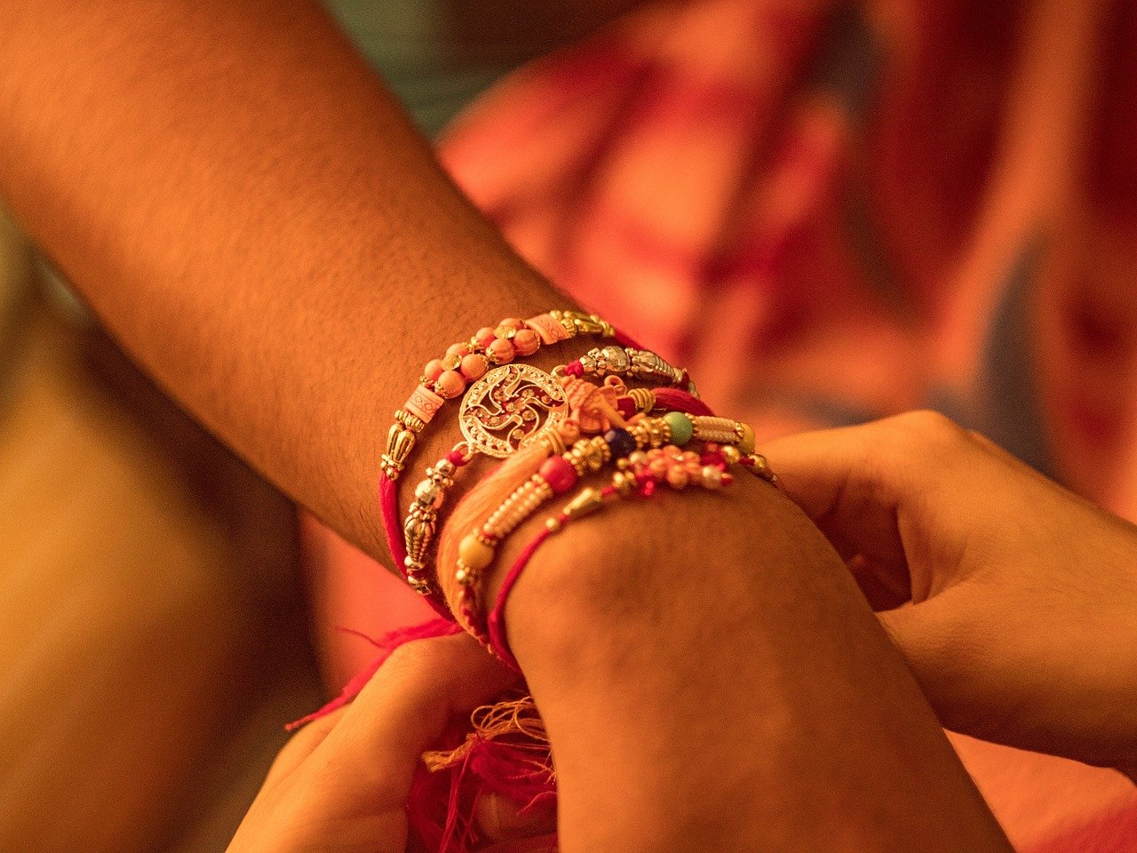 extra_image/rakhi-2630652_1280.jpg